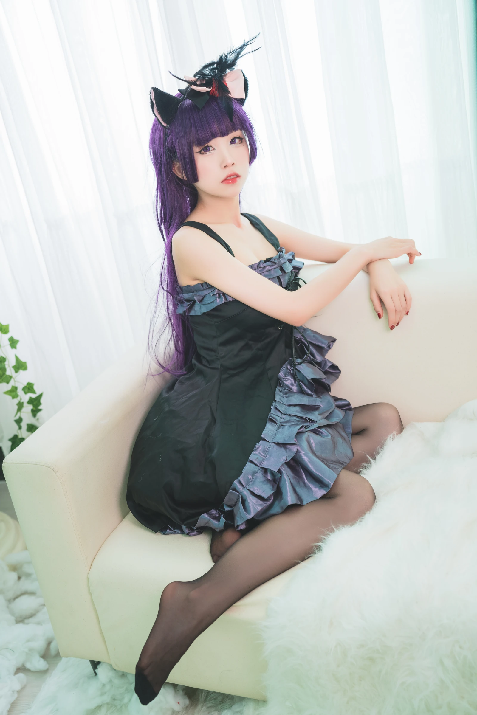 水淼Aqua《黑猫 冷门小礼服》写真图集 9P｜在线预览与图包下载