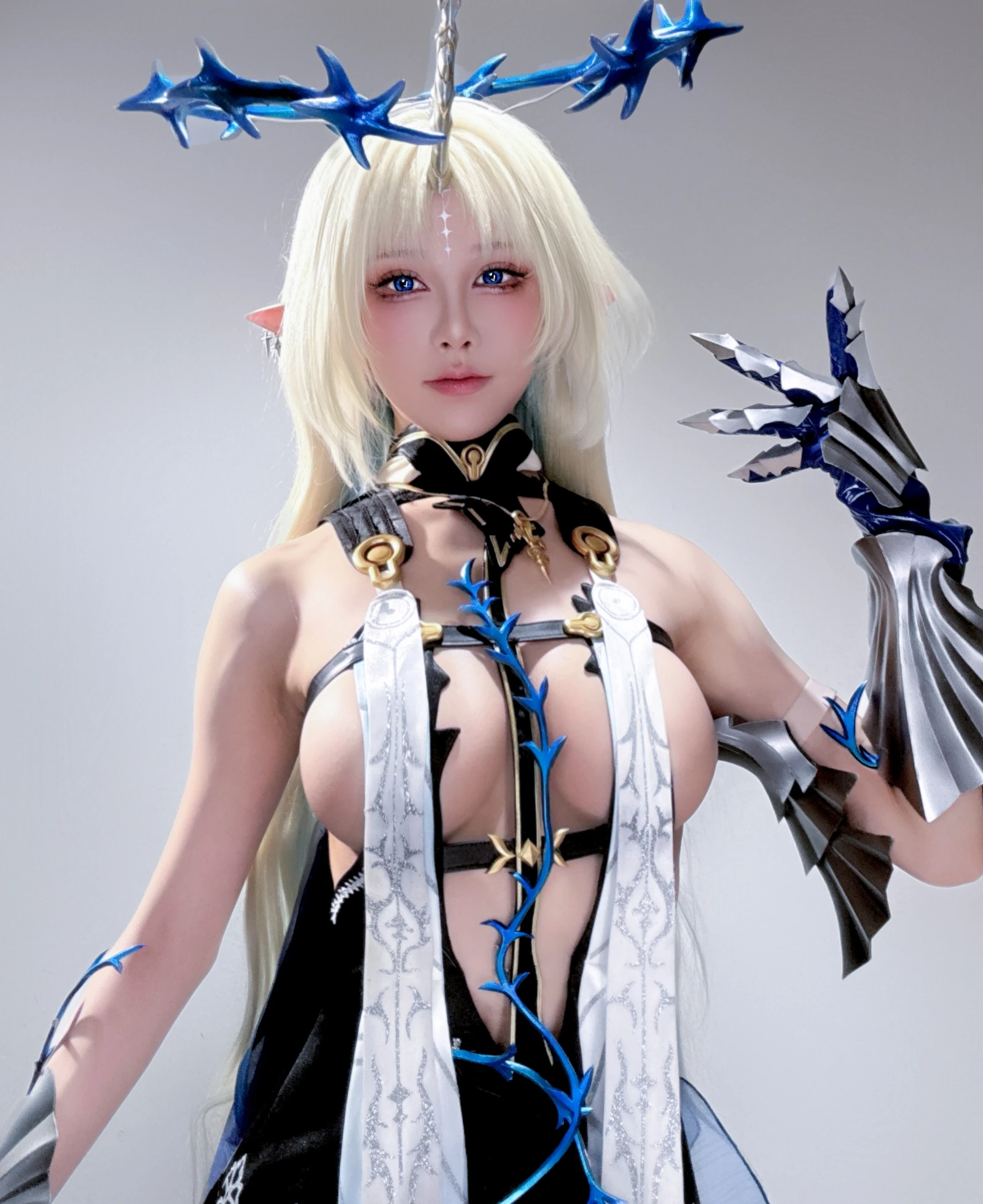水淼Aqua《Fantia 卡提西娅自拍》写真图集 24P｜在线预览与图包下载