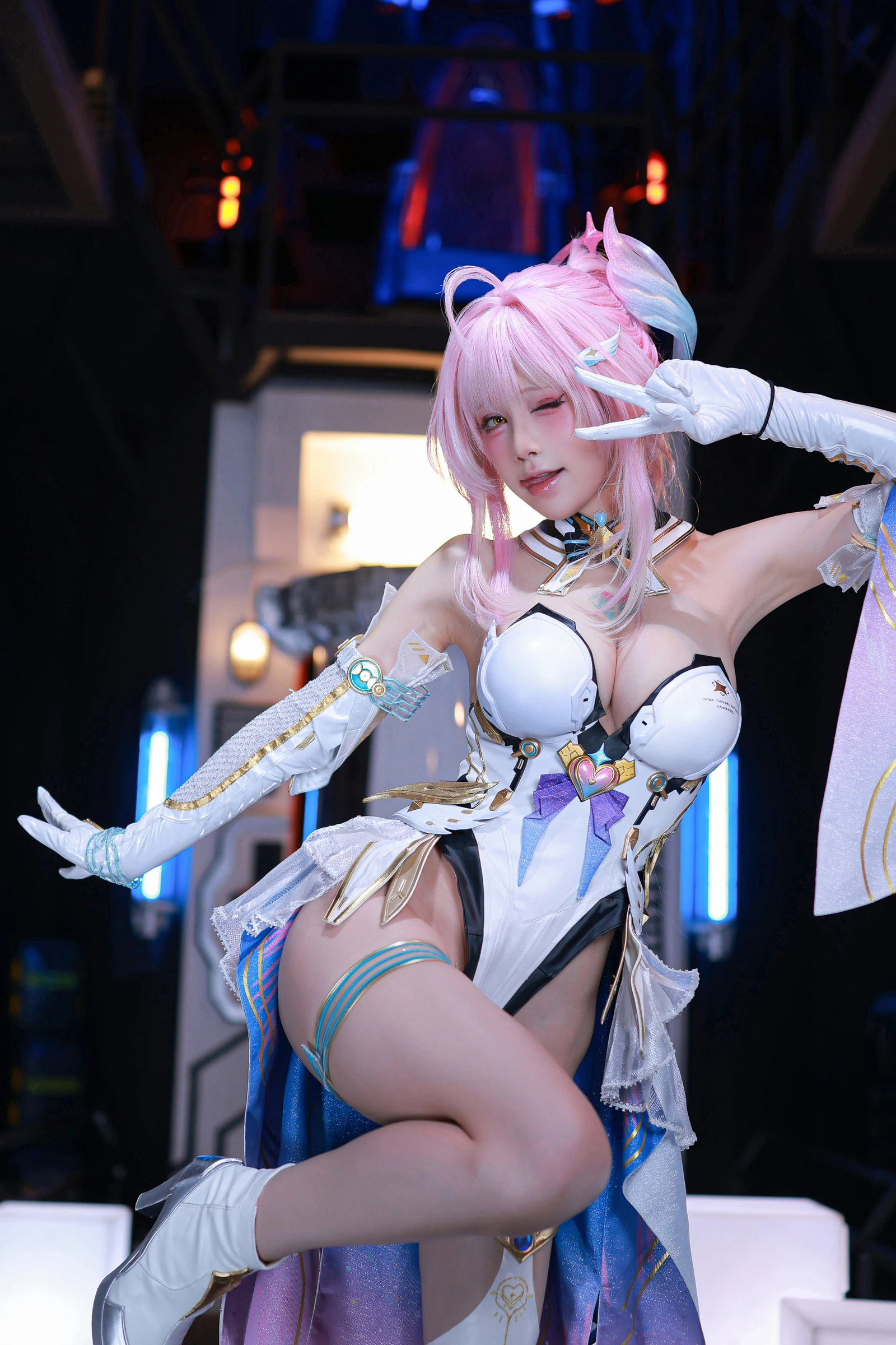 水淼Aqua《鸣潮 爱弥斯》写真图集 61P｜在线预览与图包下载