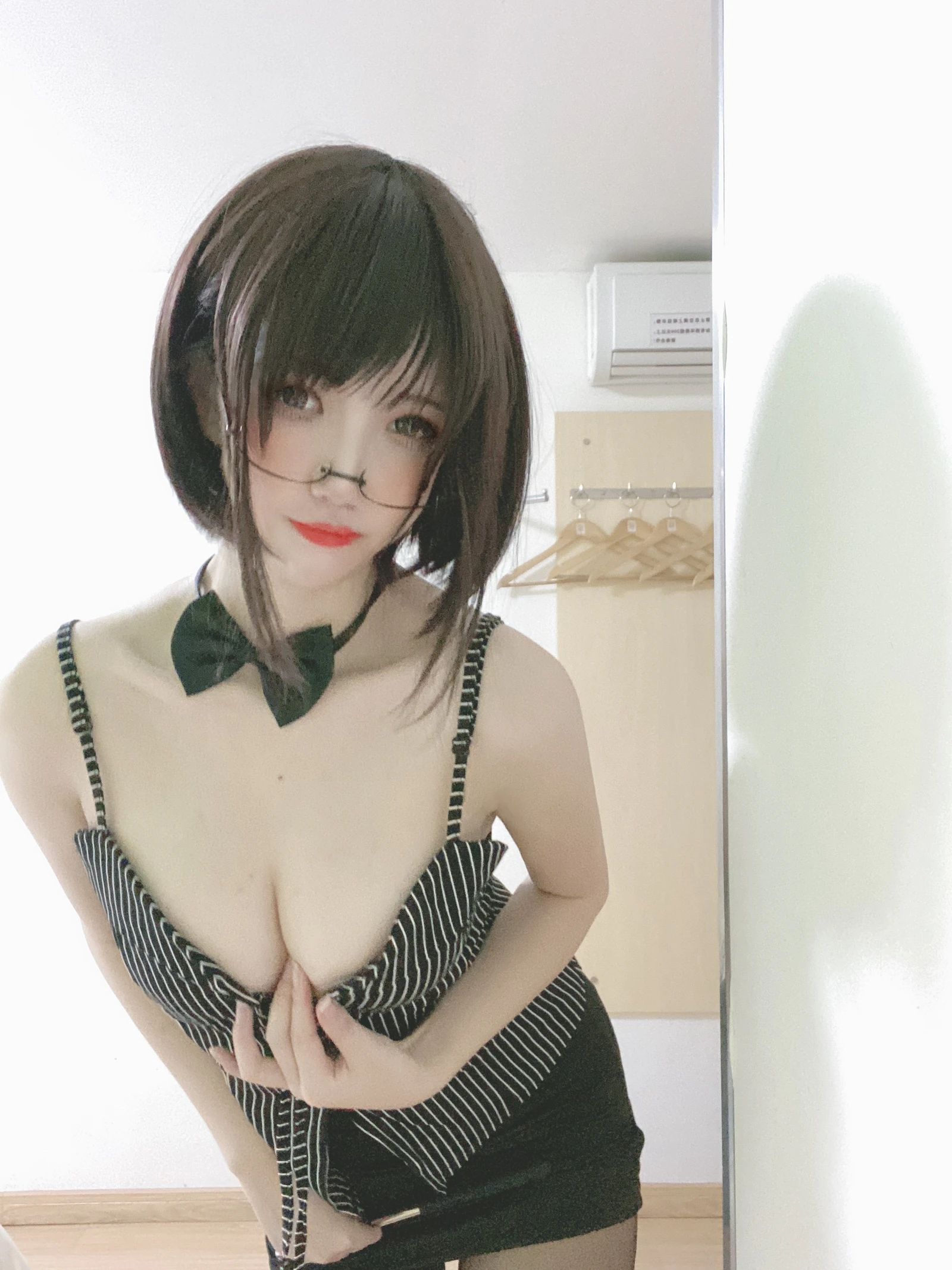阿薰kaOri《女教师》写真图集 6P｜在线预览与图包下载