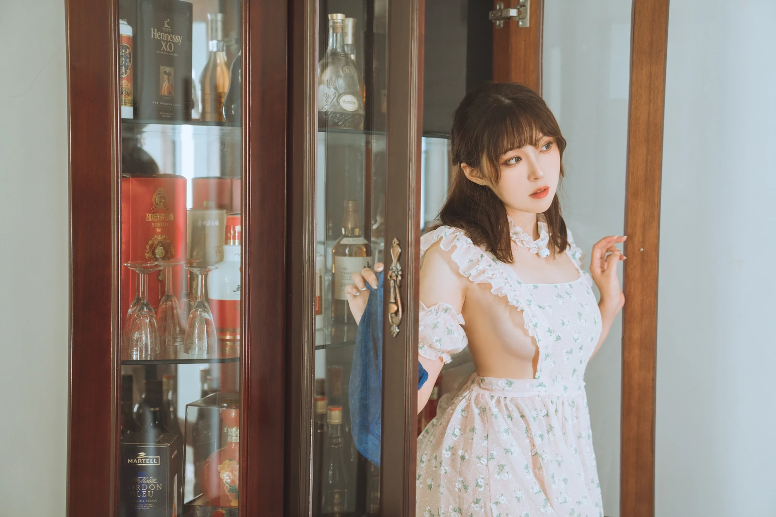 Natsuko_夏夏子《碎花围裙》写真图集 55P｜在线预览与图包下载