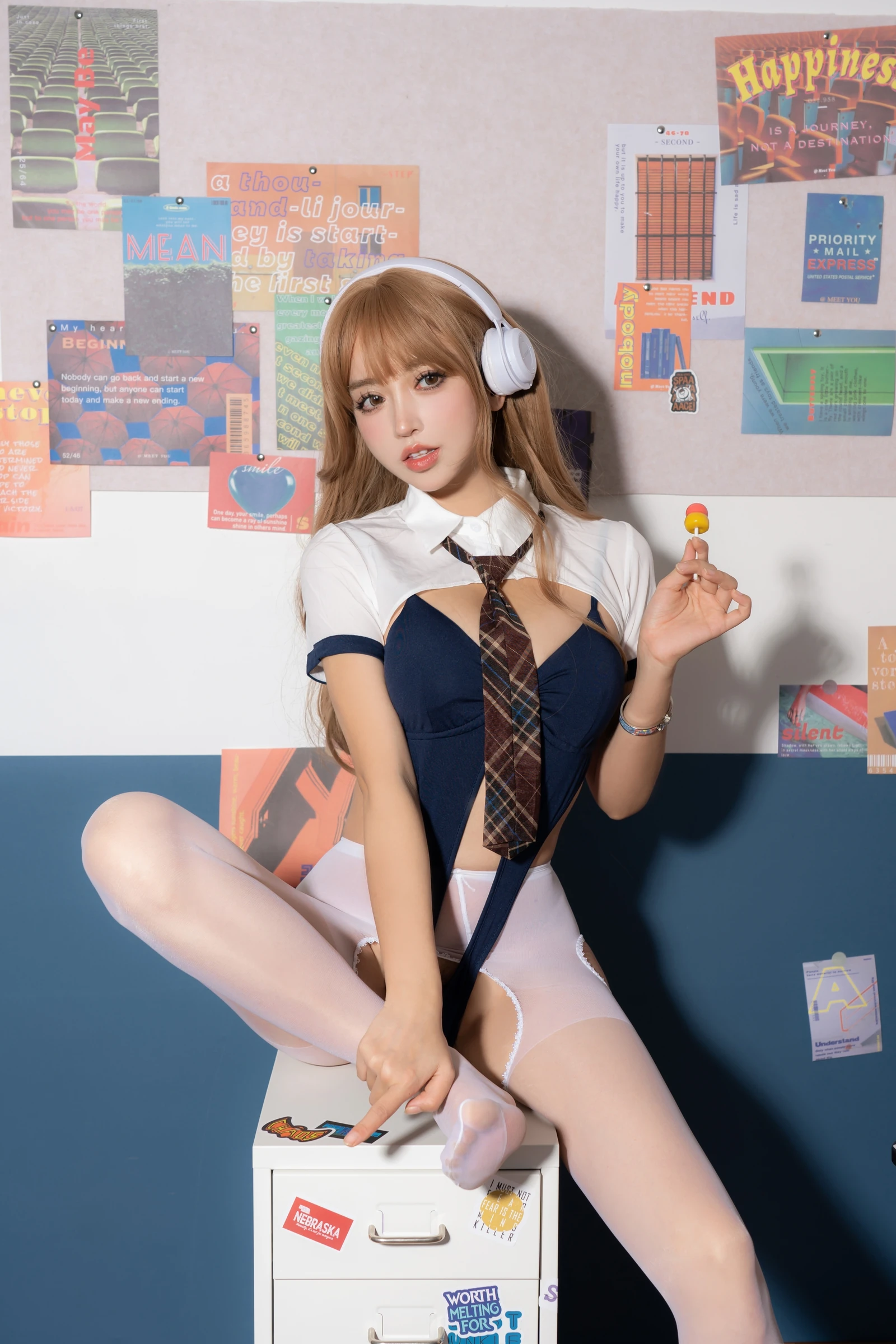 过期米线线喵《甜心恶霸》写真图集 57P｜在线预览与图包下载