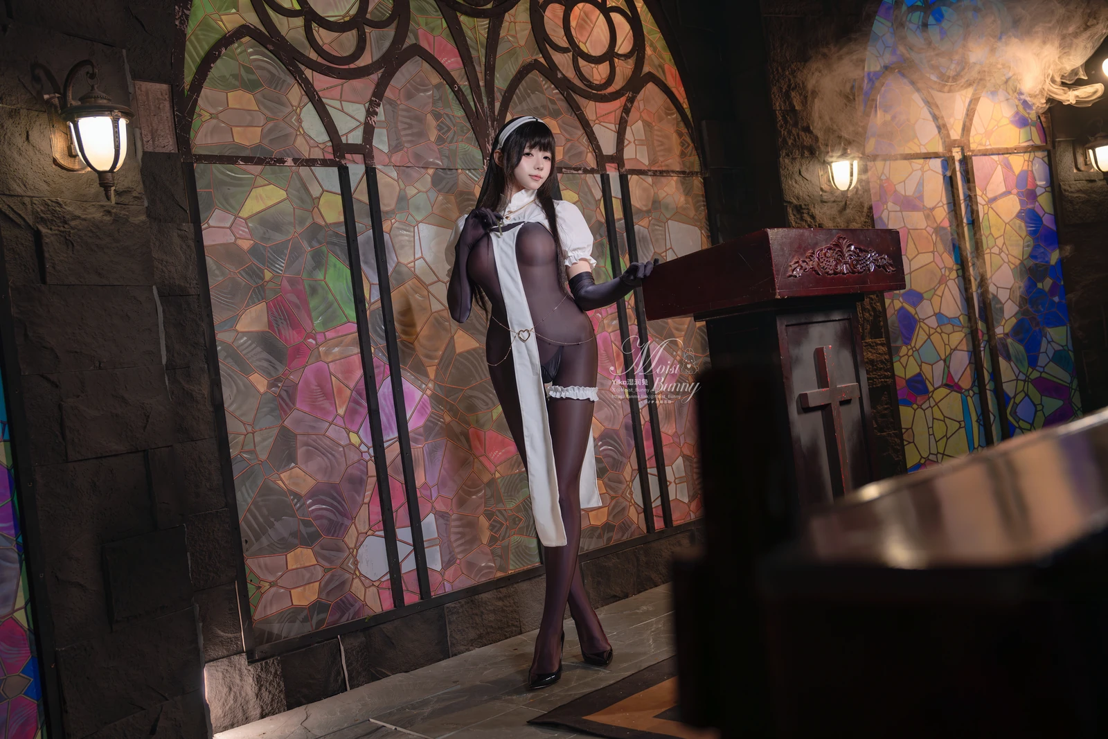 Yiko湿润兔《布道圣女&Abracadabra·傲慢扭胯舞 [72P1V-1.71GB]》写真图集 73P｜在线预览与图包下载