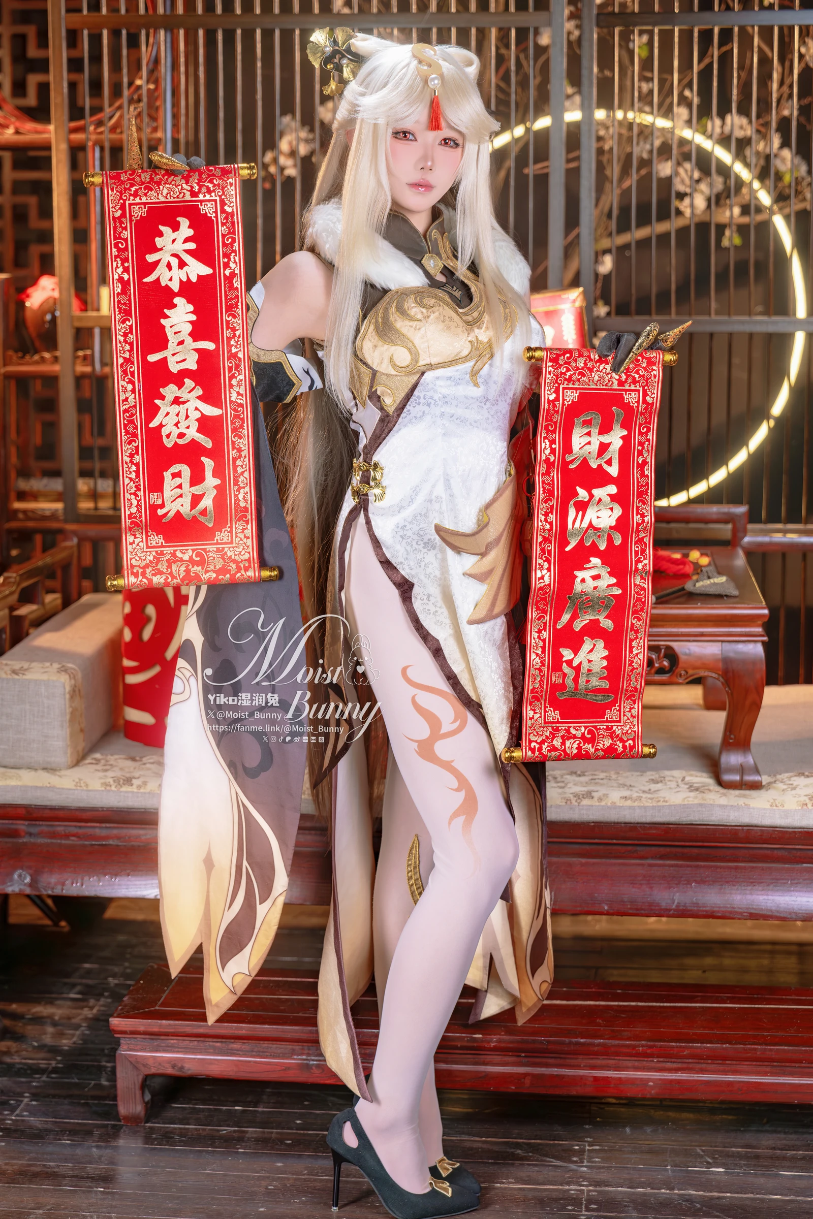 Yiko湿润兔《金蛇来财 凝光贺岁 [90P1V-1.74GB]》写真图集 90P｜在线预览与图包下载