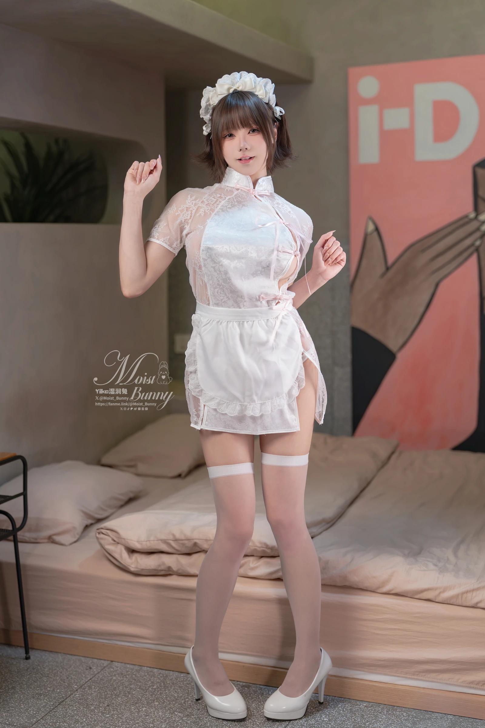 Yiko湿润兔《2025年12月月票特典 床上管家》写真图集 32P｜在线预览与图包下载